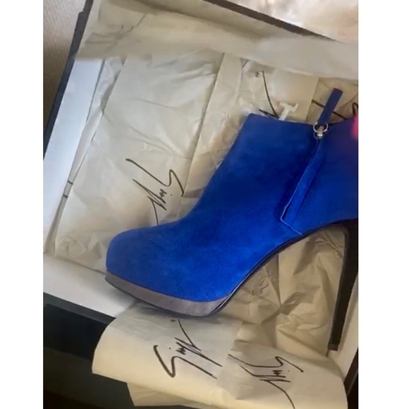 RARE 💙🖤Giuseppe Zanotti🖤💙 Suede Ankle Boot - Picture 9 of 13